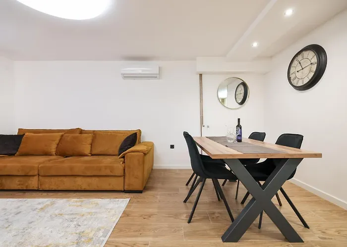 Oscar & Leo Lejlighed