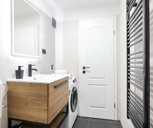 Oscar & Leo Lejlighed *