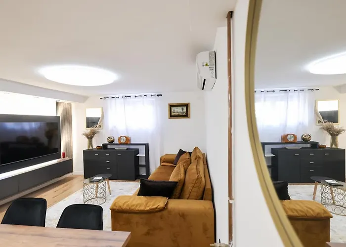 Oscar & Leo Lejlighed