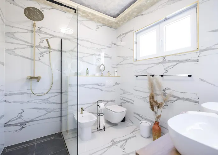 Oscar & Leo Lejlighed *