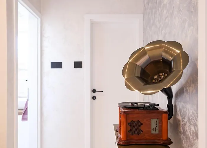 Oscar & Leo Lejlighed