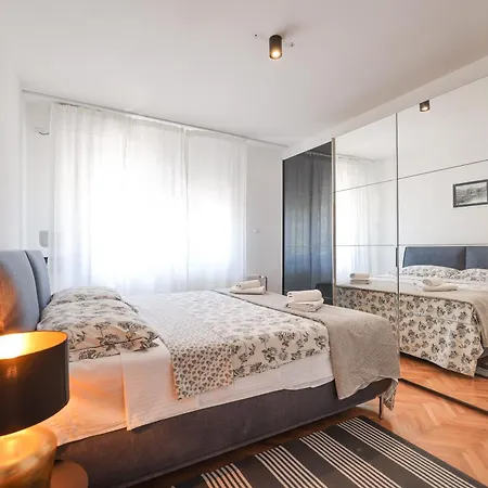 Oscar & Leo Apartment